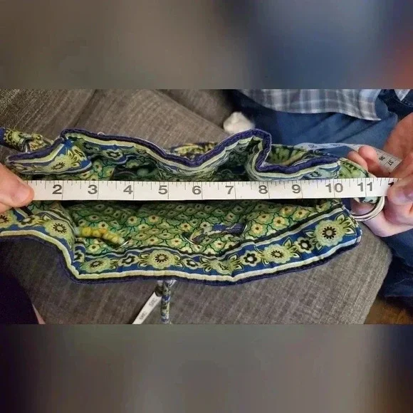 Vera Bradley drawstring bucket bag 12x13 with pockets crossbody shoulder bag - Picture 7 of 8